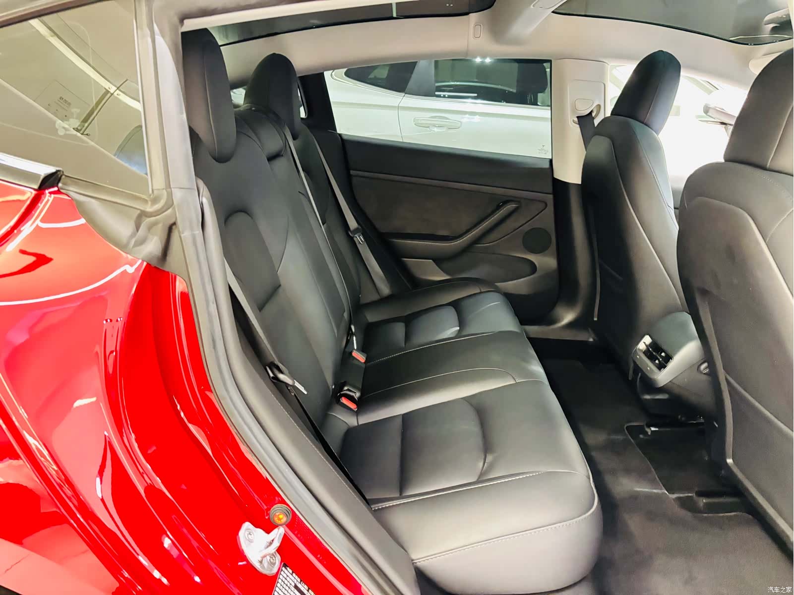 Tesla Model 3, 2022 14