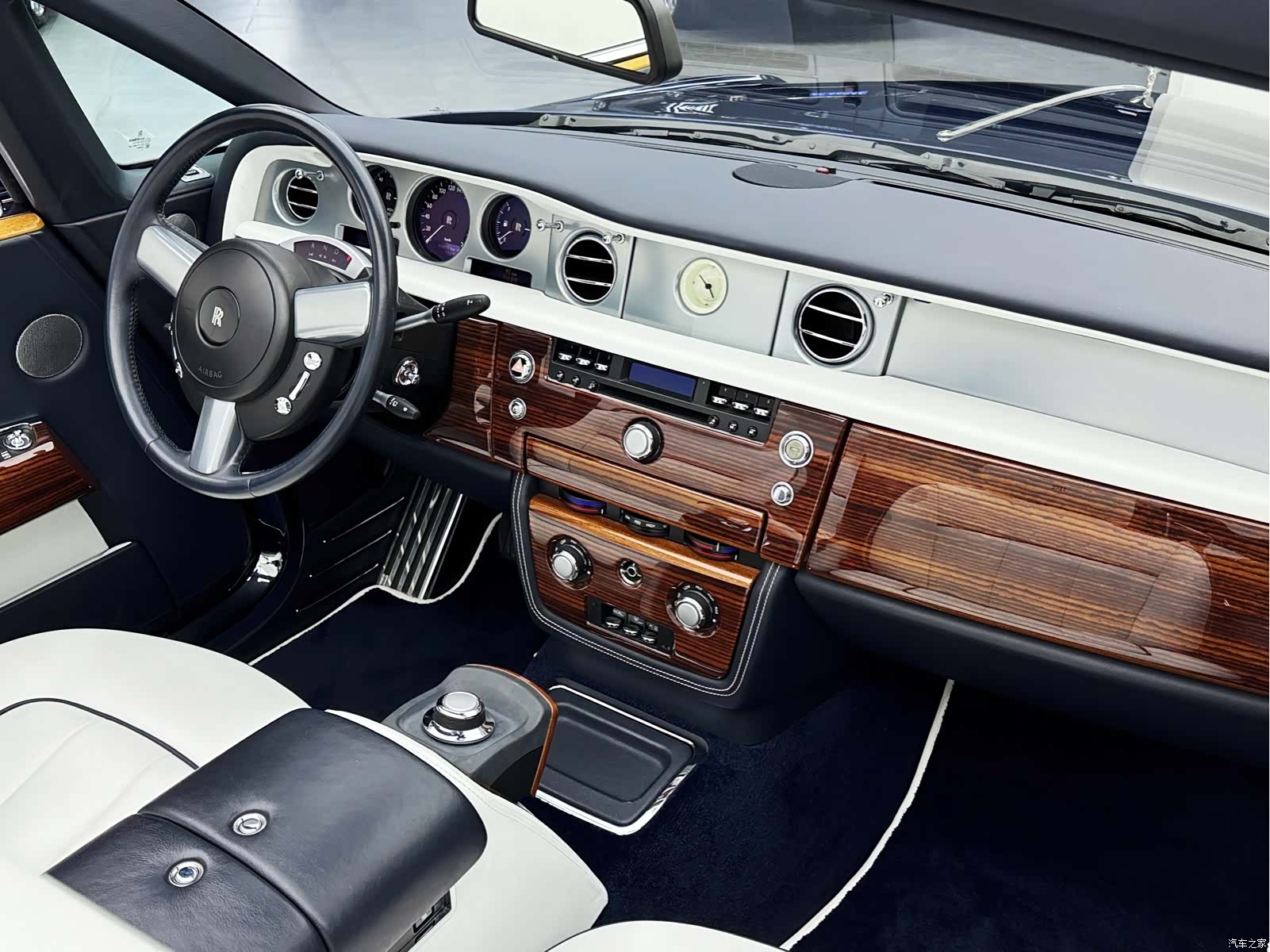 Rolls-Royce Phantom, 2011 20