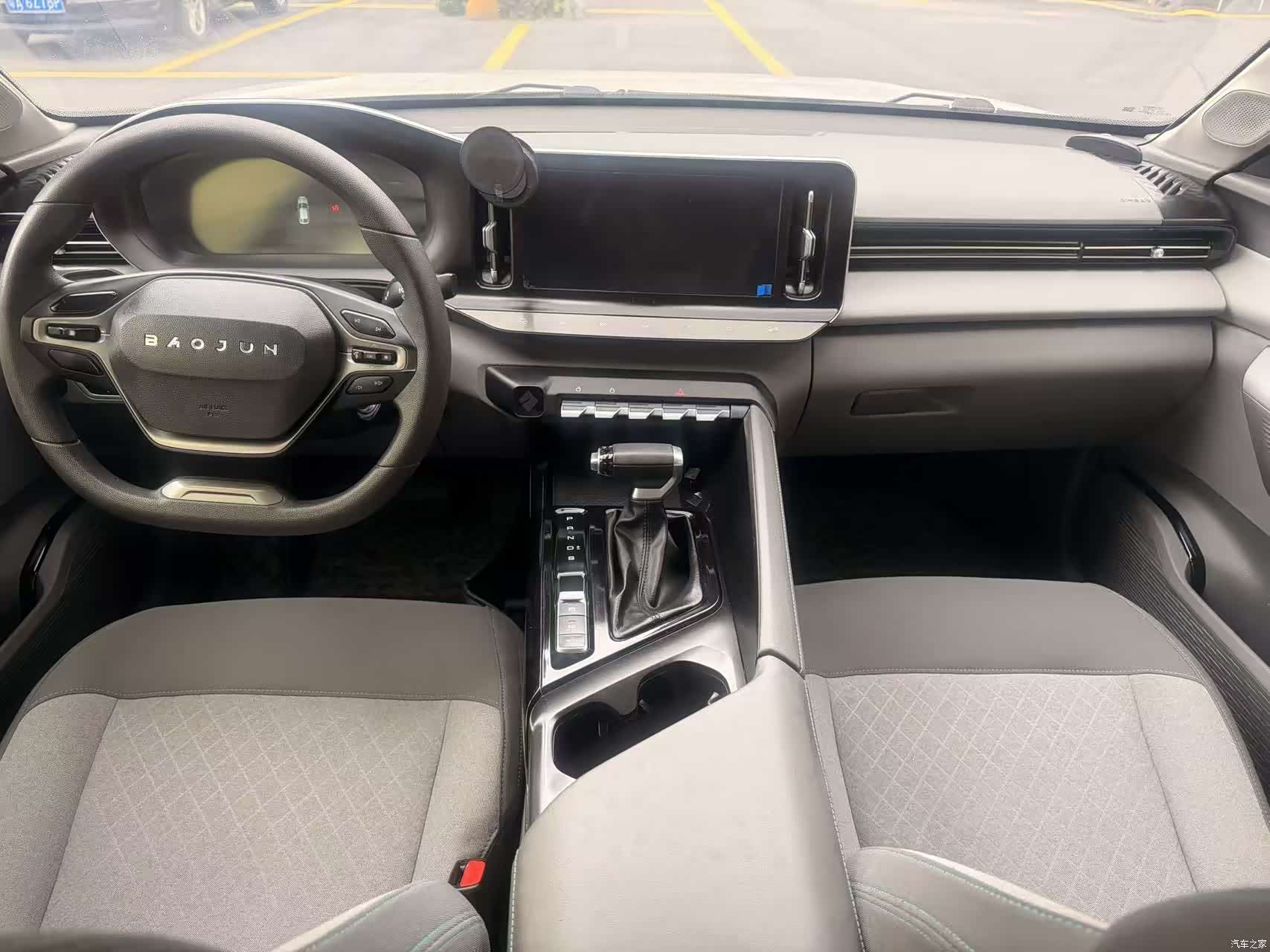 Wuling RC-5, 2022 17