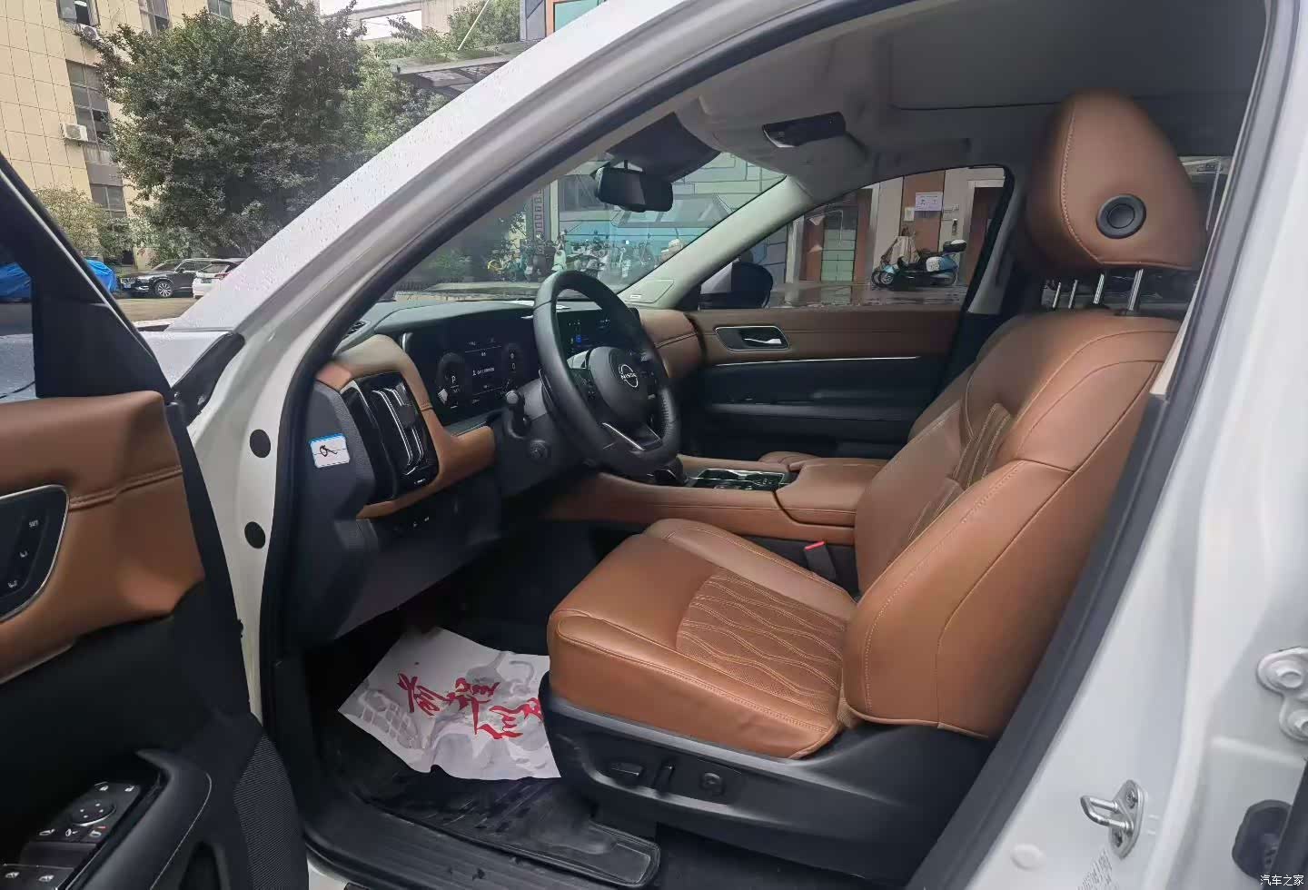 Nissan Pathfinder, 2024 4