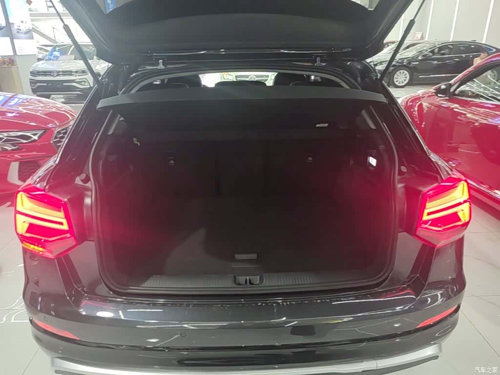 Audi Q2L, 2020 19