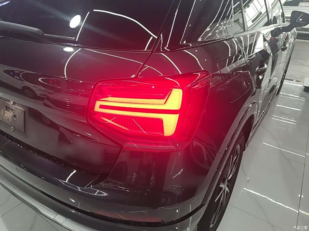 Audi Q2L, 2020 8