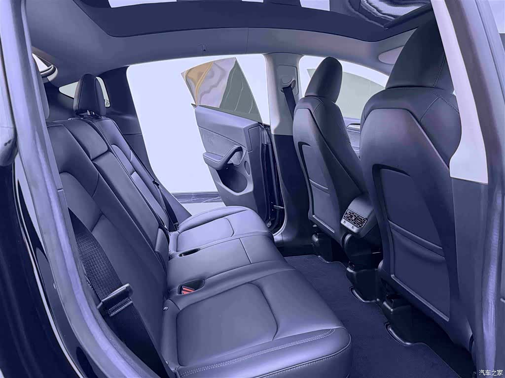 Tesla Model Y, 2023 9