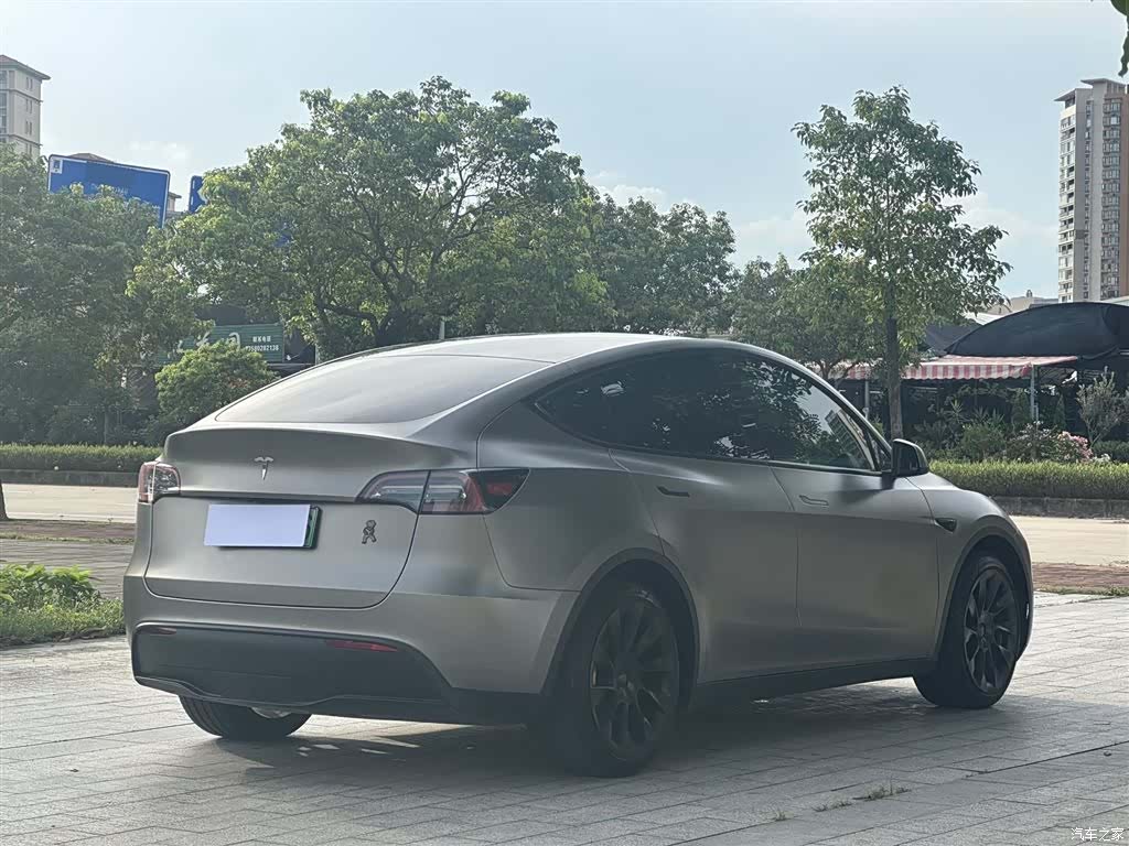 Tesla Model Y, 2023 9