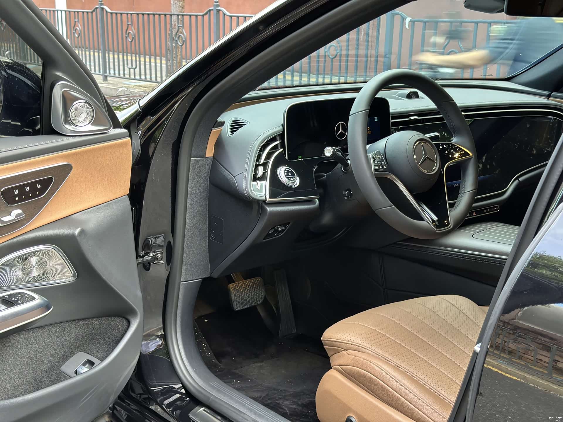 Mercedes-Benz E-Class, 2024 4