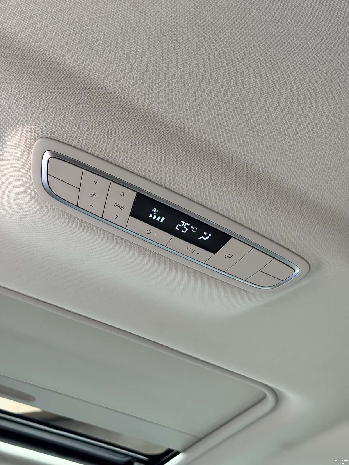 Buick GL8, 2018 16