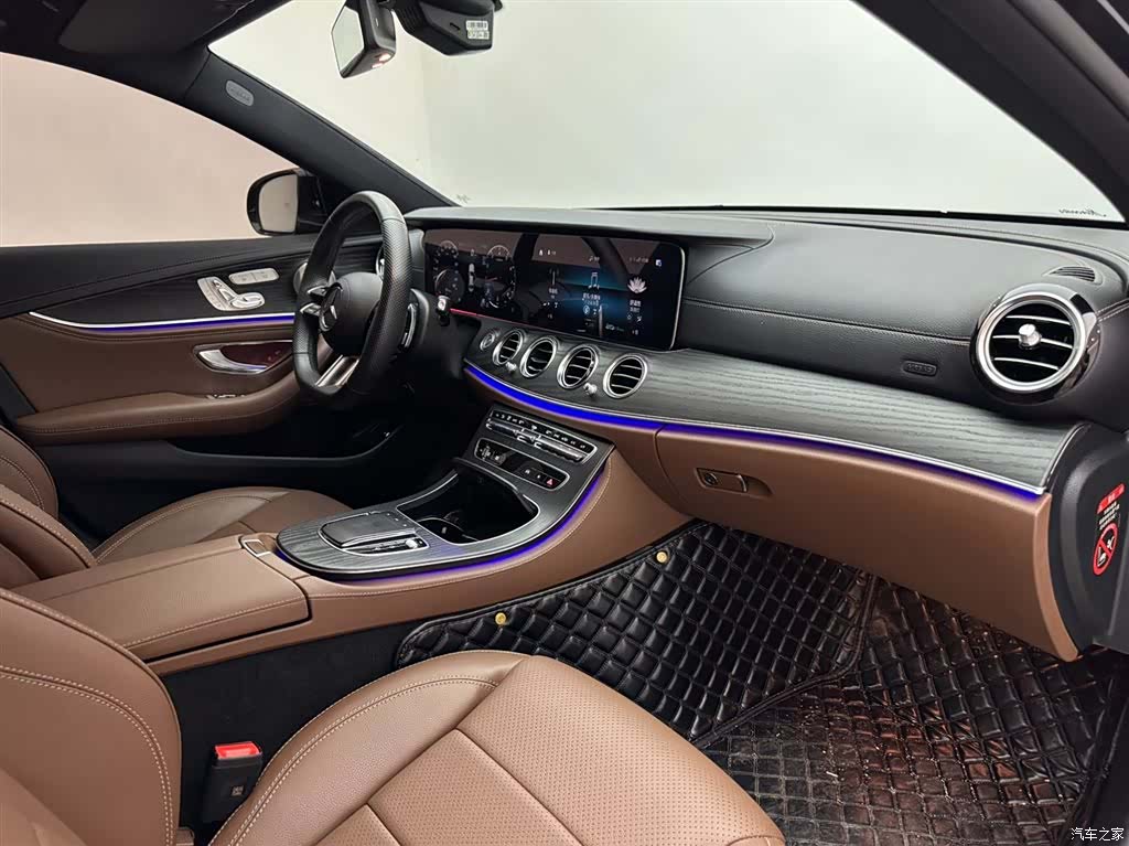 Mercedes-Benz E-Class, 2023 11