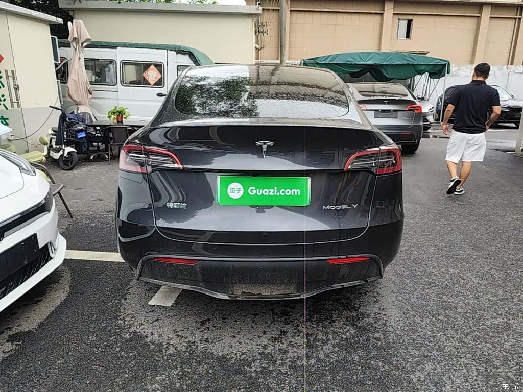 Tesla Model Y, 2024 6