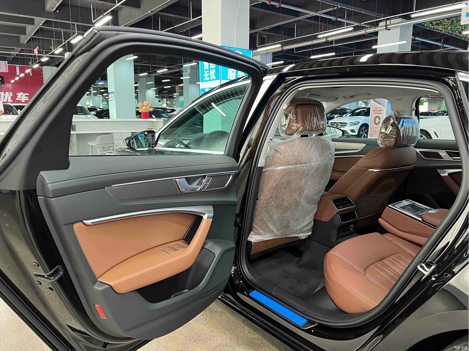 Audi A6L, 2026 12