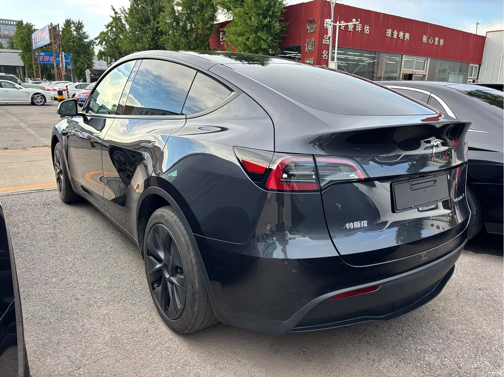 Tesla Model Y, 2024 6