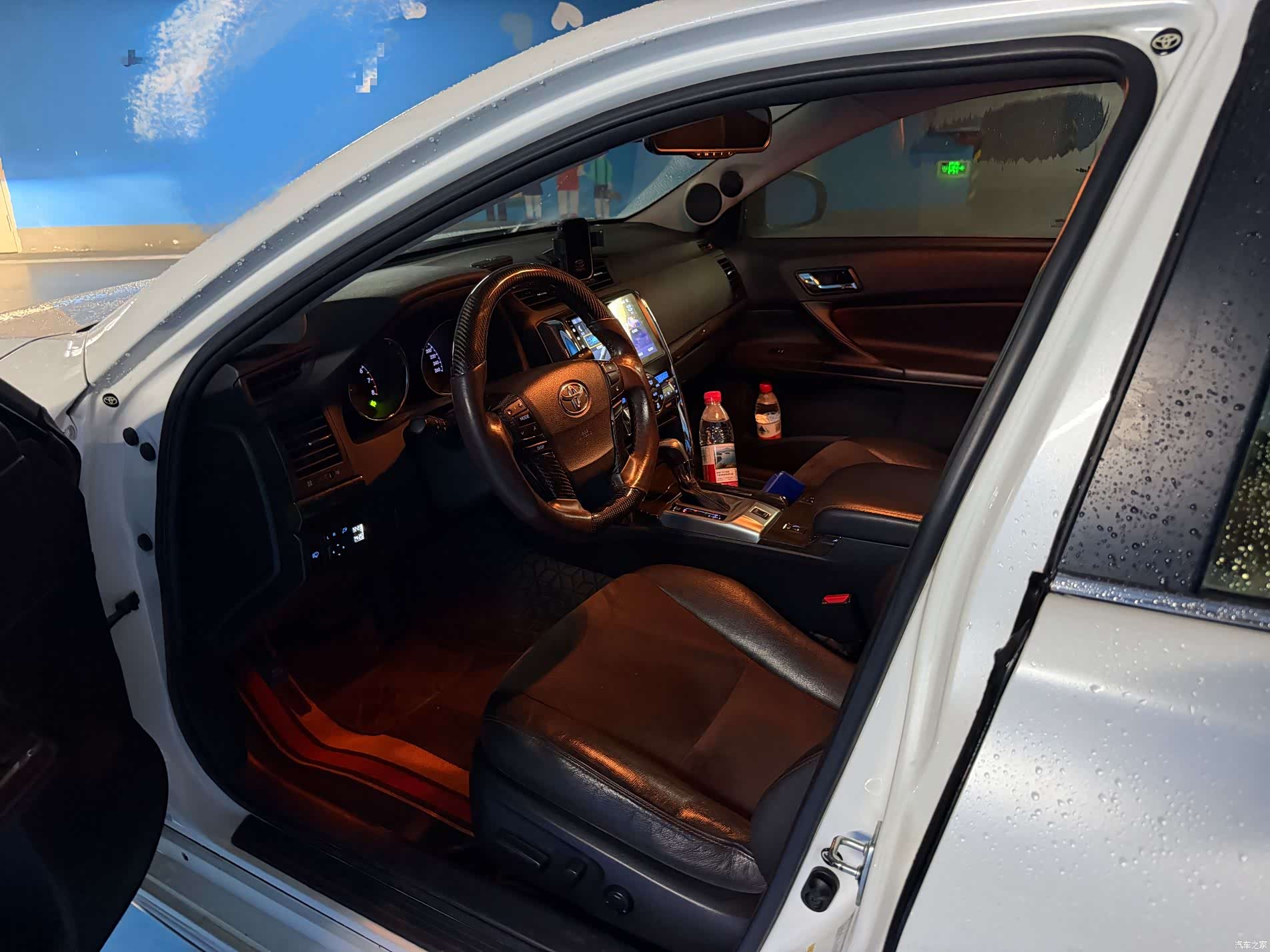 Toyota 2.5V, 2015 3