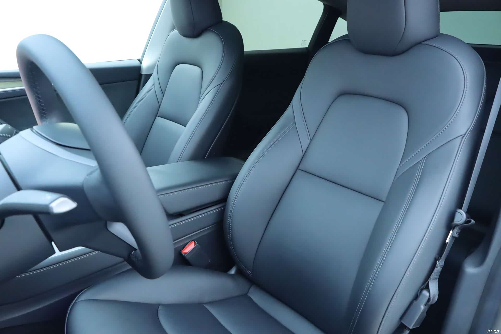 Tesla Model Y, 2023 7