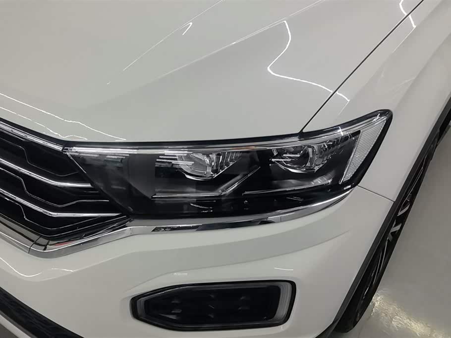 Volkswagen T-ROC exploring Songs