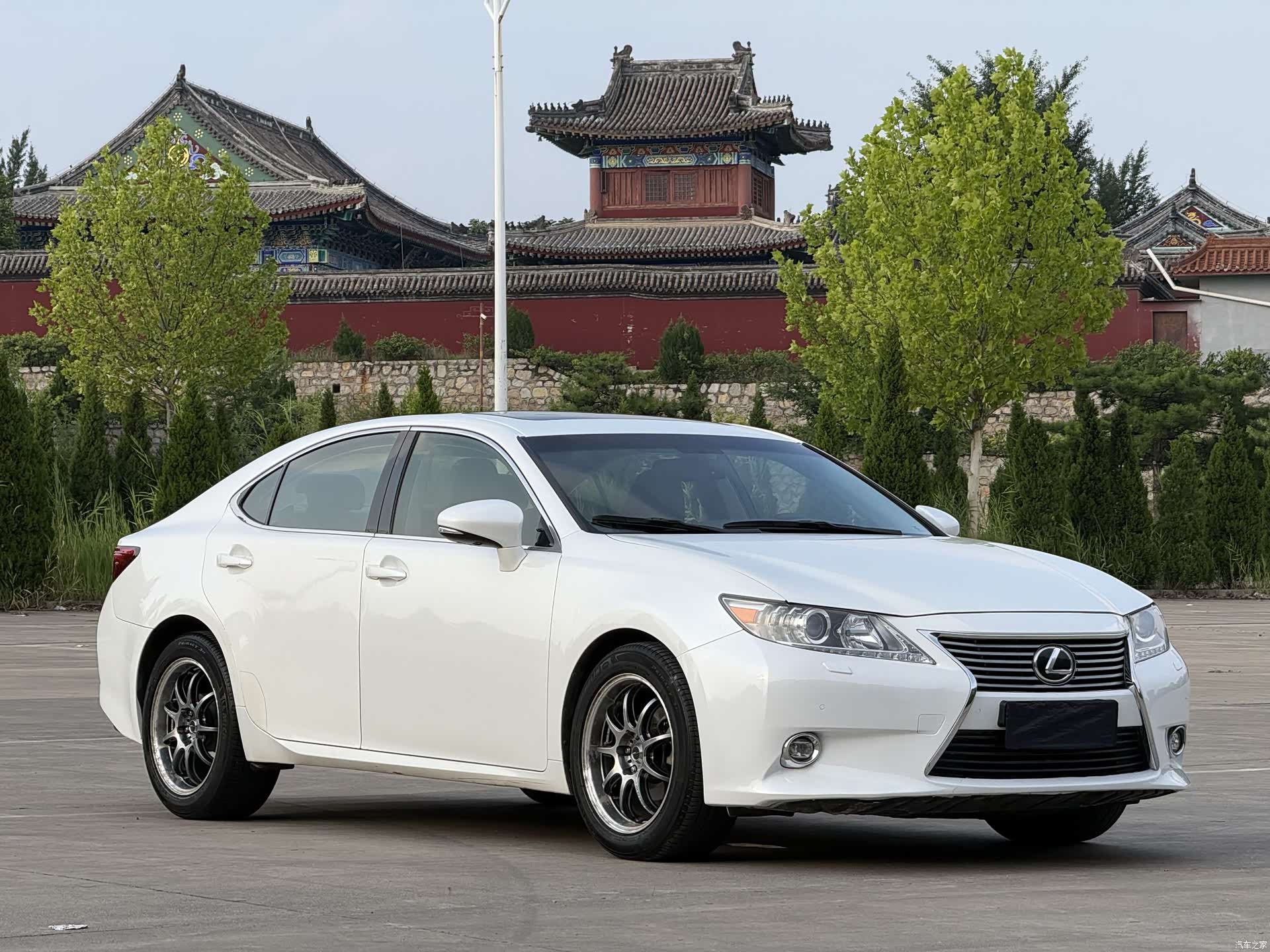 Lexus ES, 2015 3