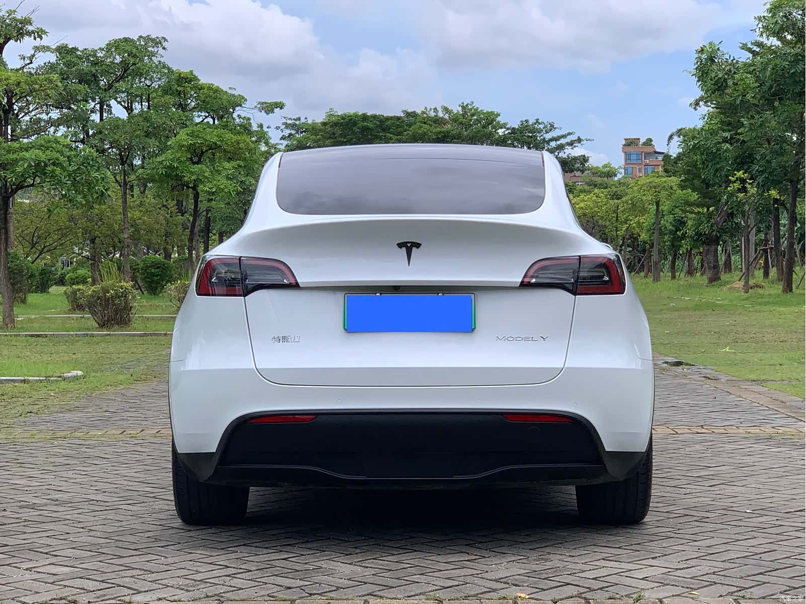 Tesla Model Y, 2022 4
