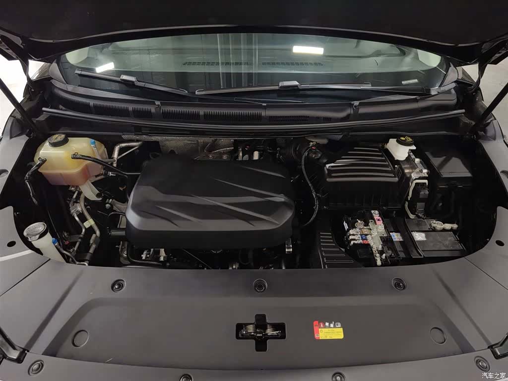 Maxus G90, 2023 6