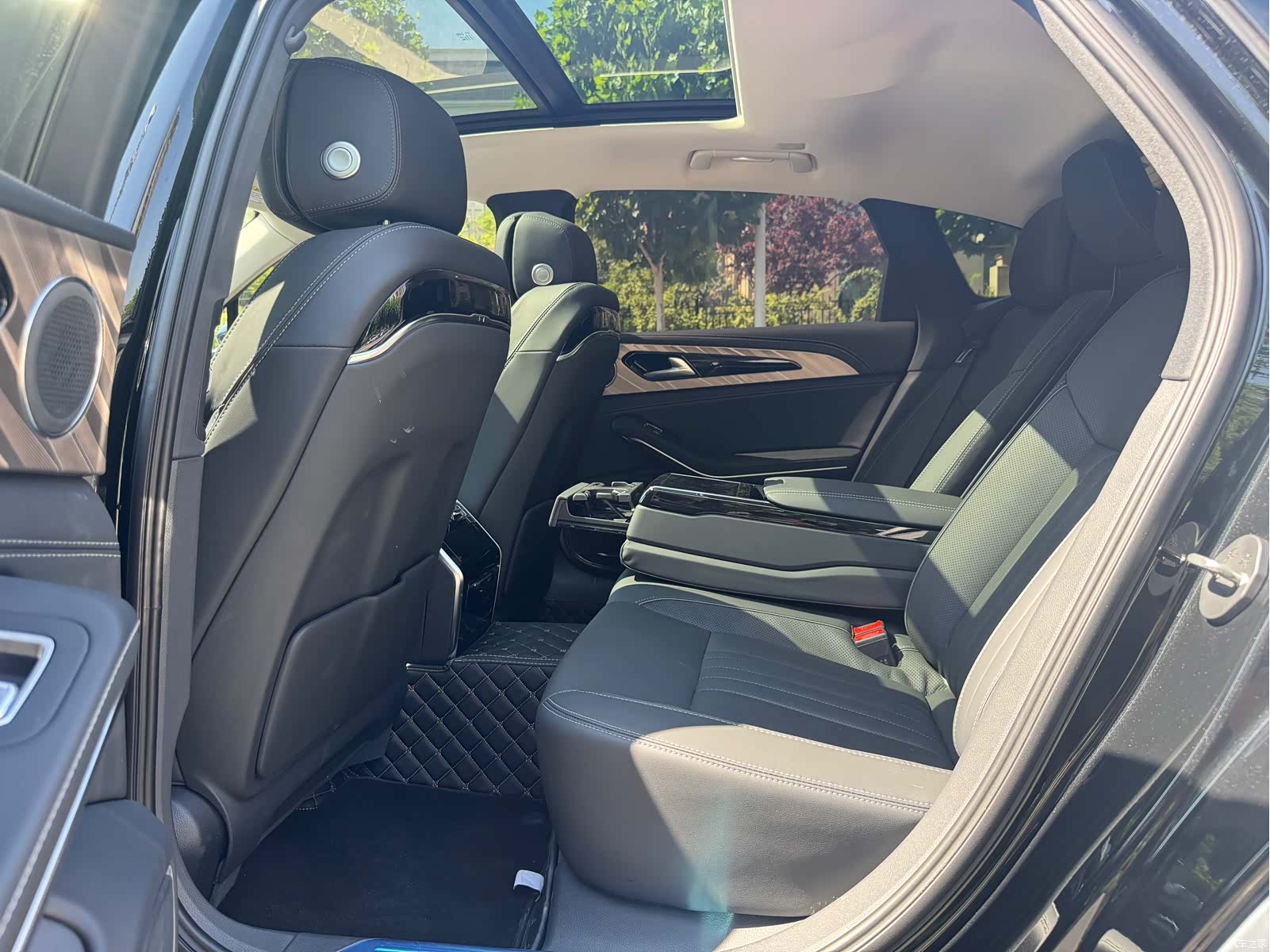 Hongqi H9, 2023 все фото