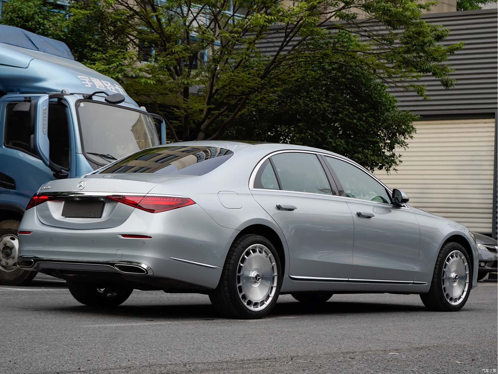 Mercedes-Benz S-Class, 2025 4