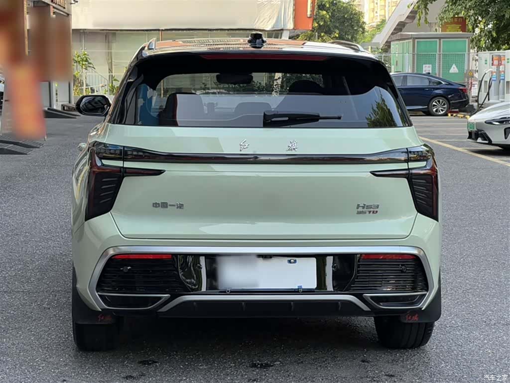 Hongqi HS3, 2023 12