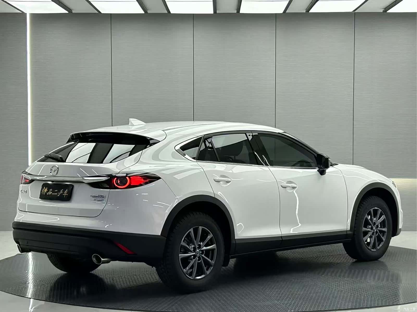 Mazda CX-4, 2023 все фото