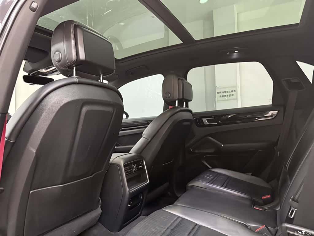 Porsche Cayenne, 2018 все фото