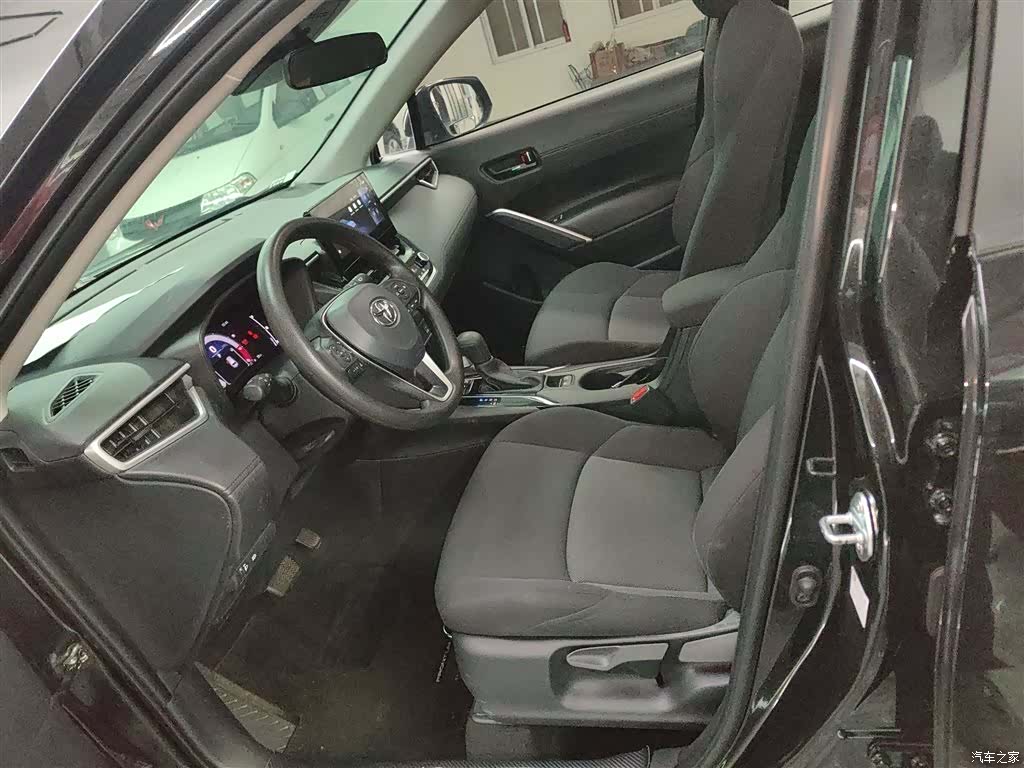 Toyota Frontlander, 2024 11