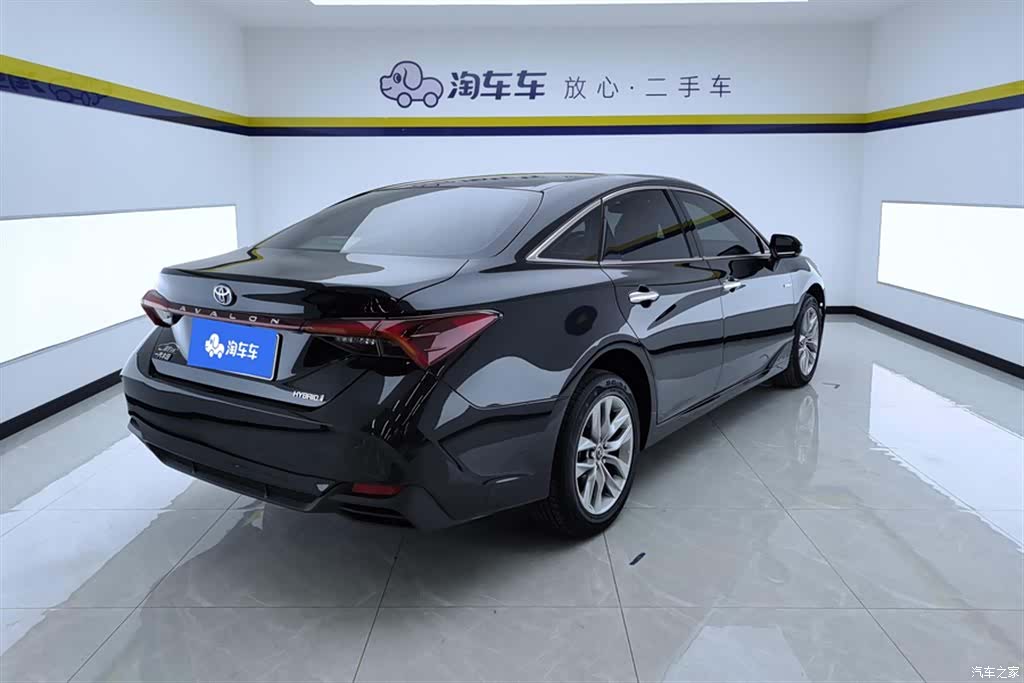 Toyota Avalon, 2021 3