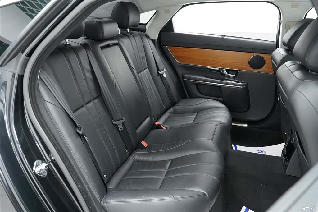 Jaguar XJ, 2013 11