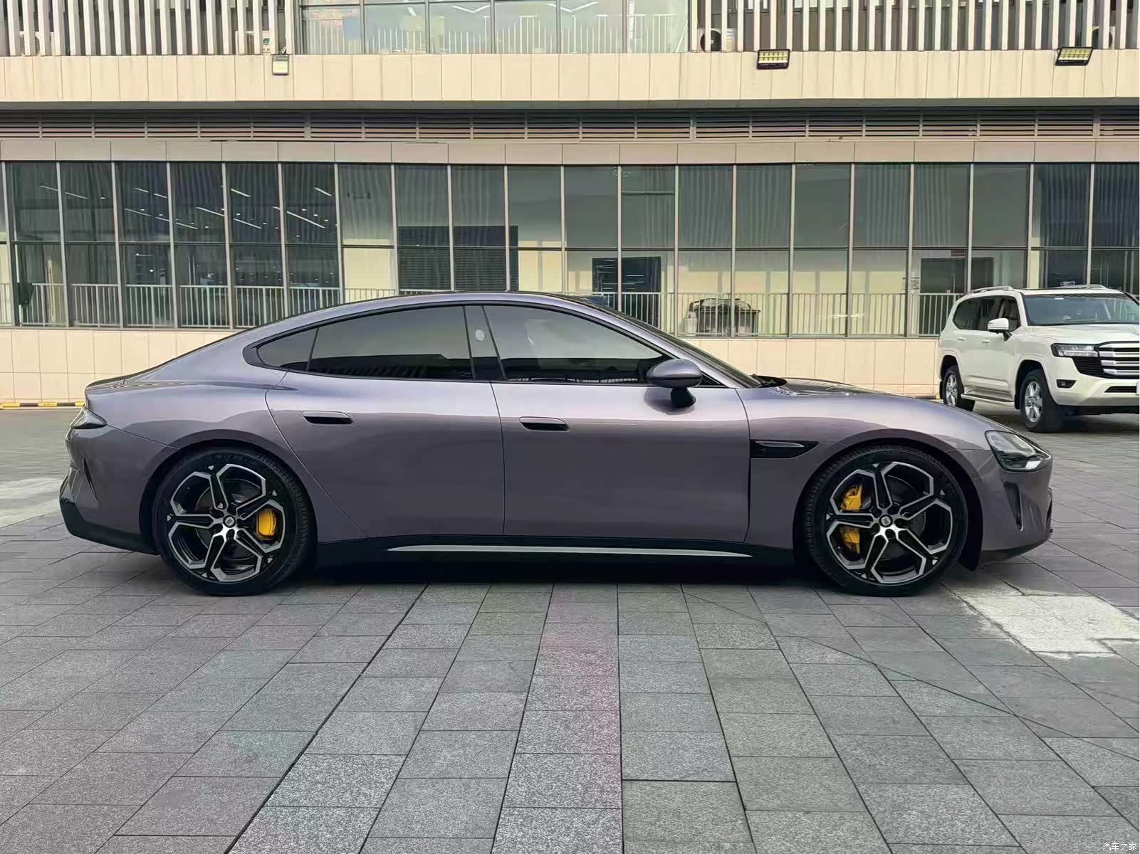Xiaomi SU7, 2025 10