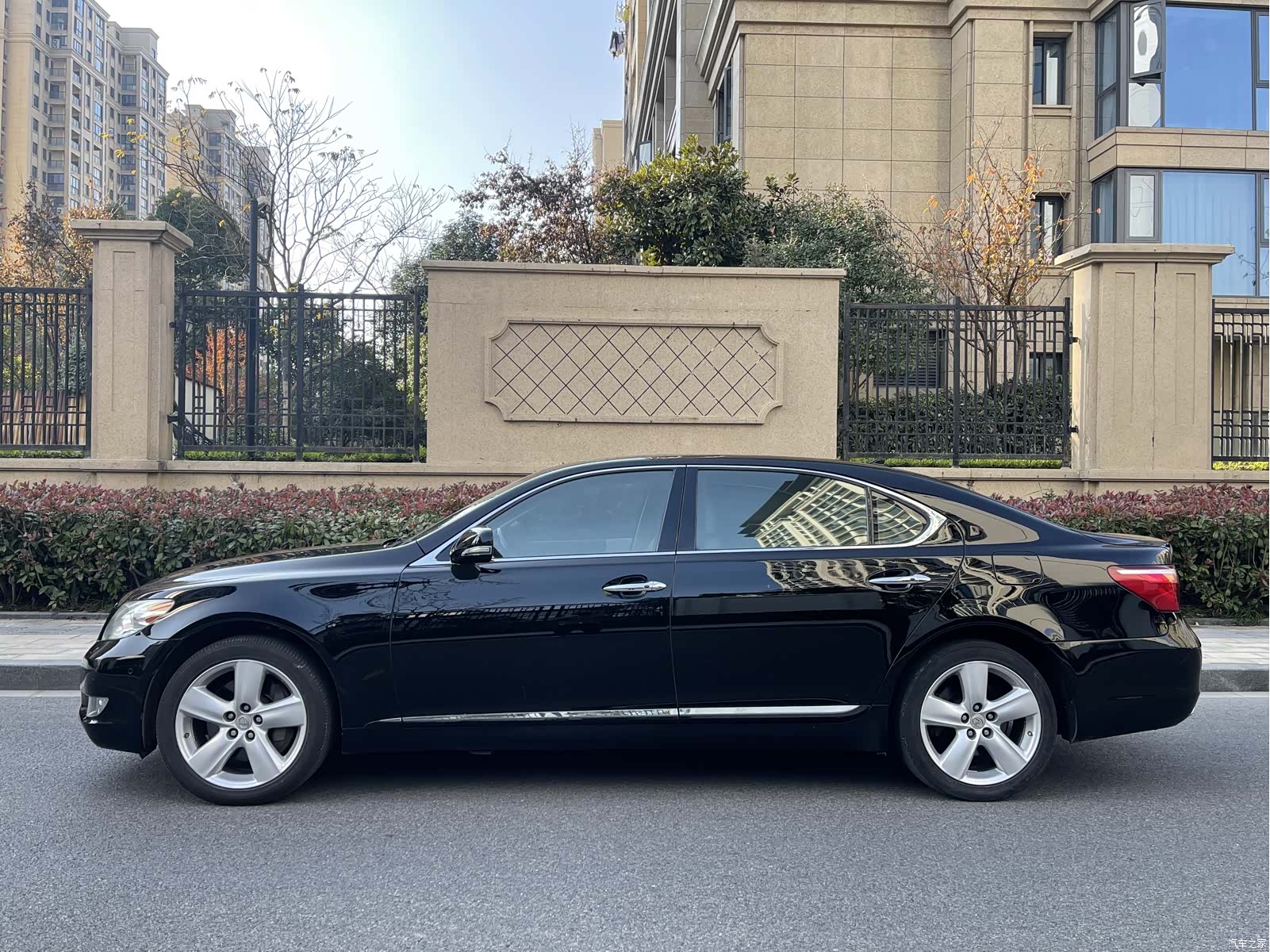 Lexus LS, 2011 4