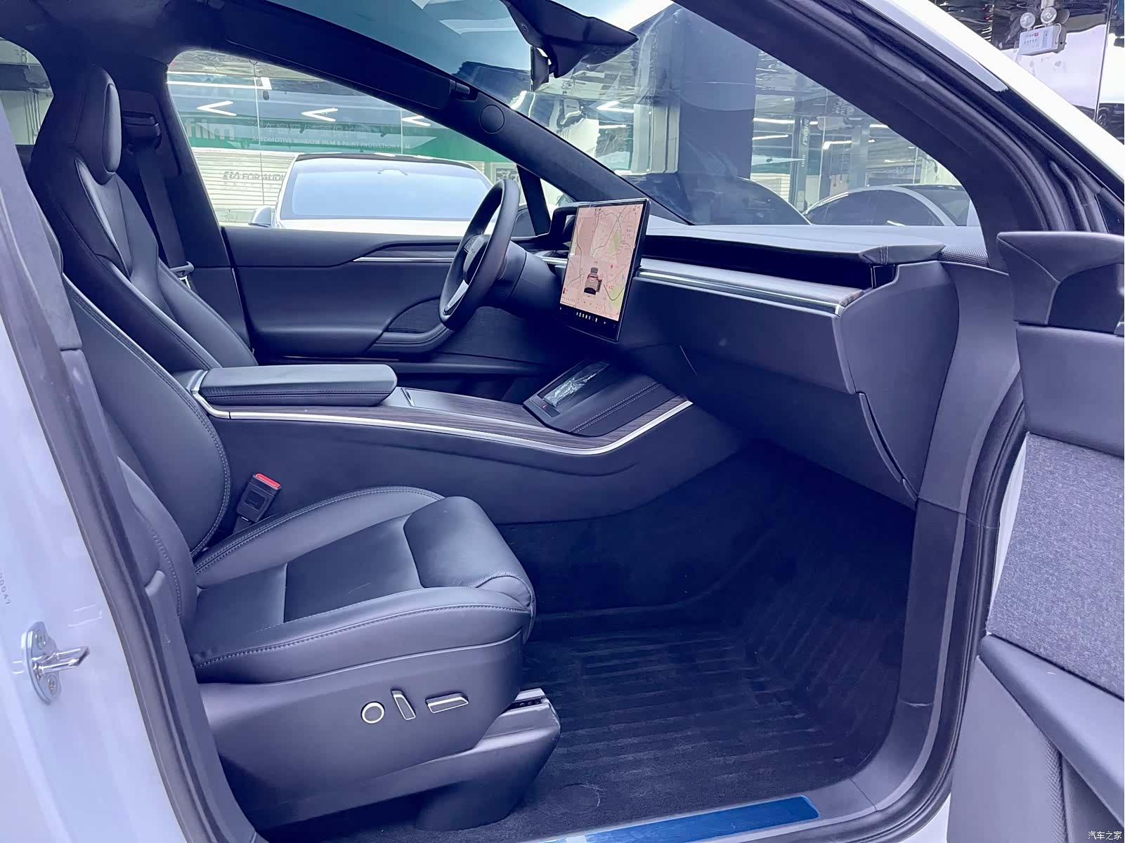 Tesla Model X, 2023 9