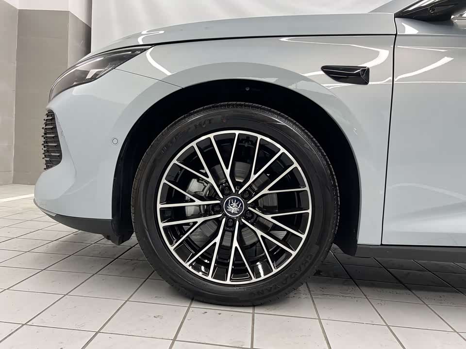 BYD Qin L BYD Qin L