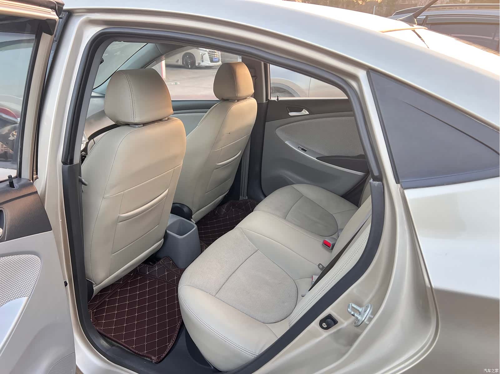 Hyundai GLS, 2014 11