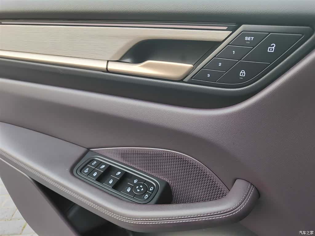 Porsche Macan, 2024 13