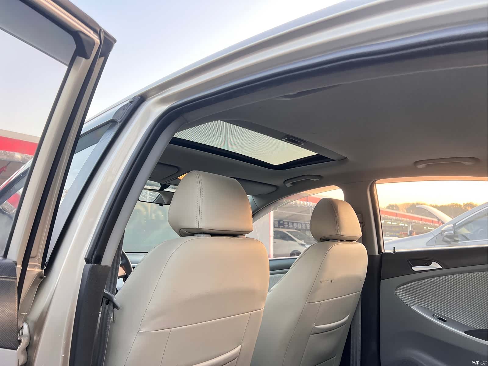 Hyundai GLS, 2014 12
