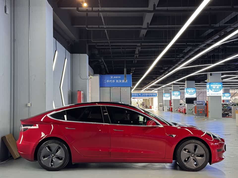 Tesla Model 3 Tesla Model 3