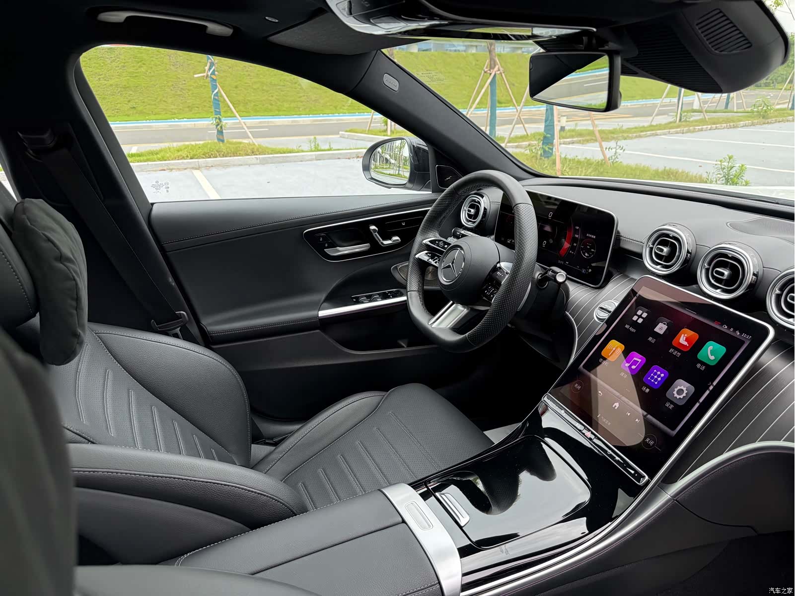 Mercedes-Benz C-Class, 2024 15