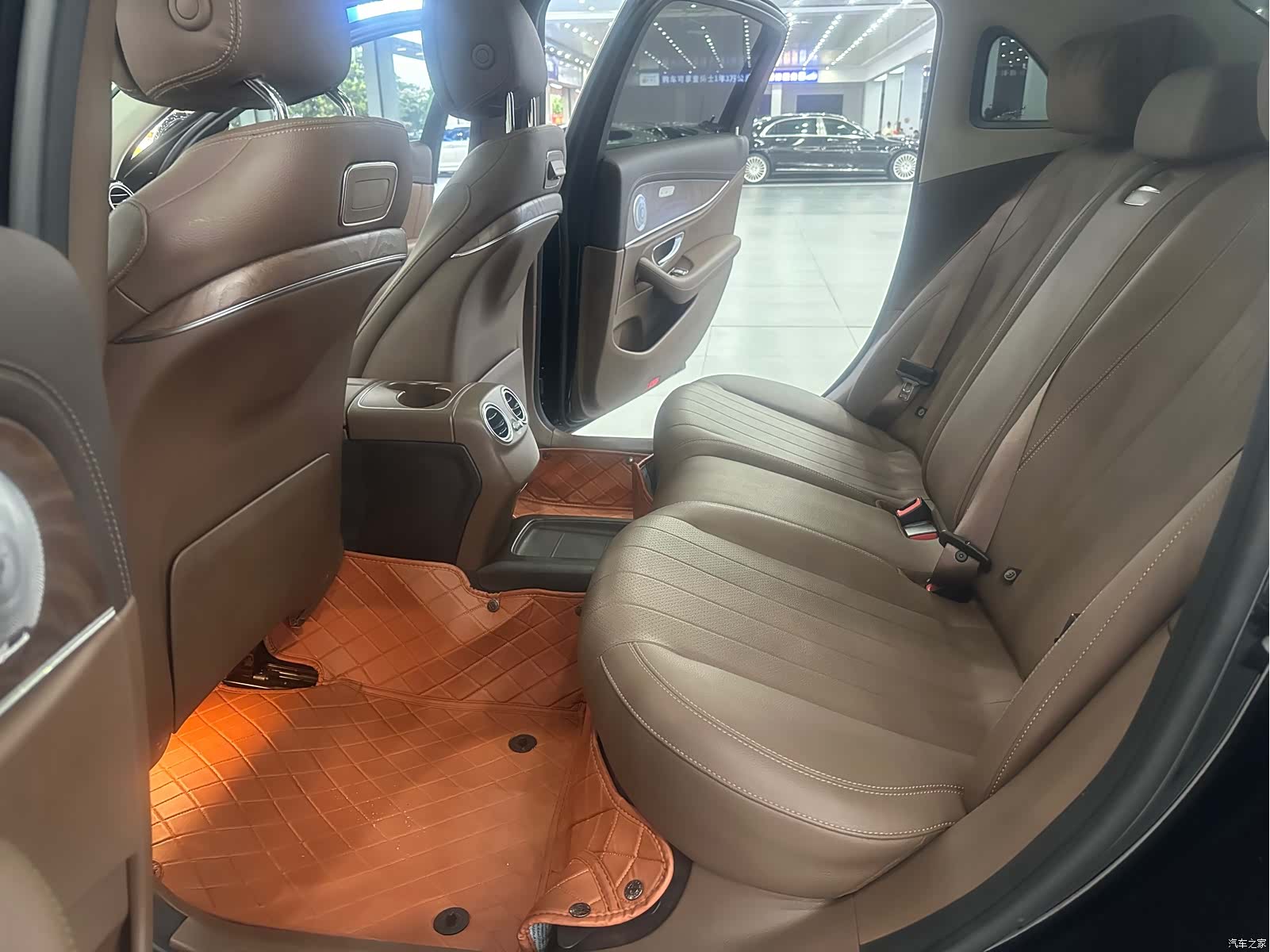 Mercedes-Benz E-Class, 2020 14