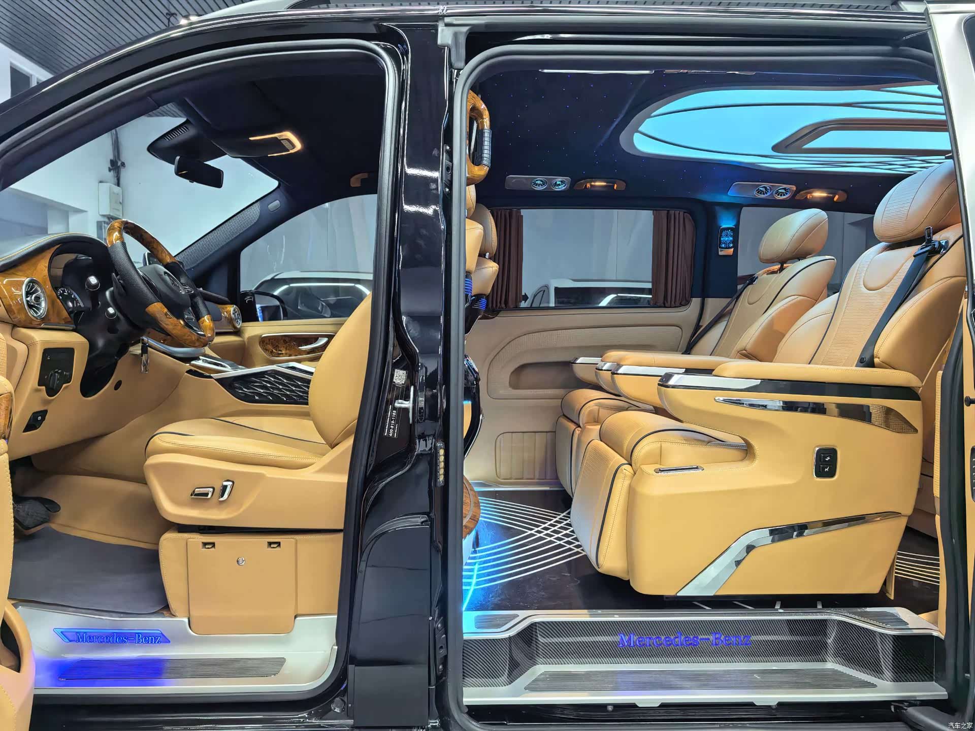 Mercedes-Benz 7, 2022 8