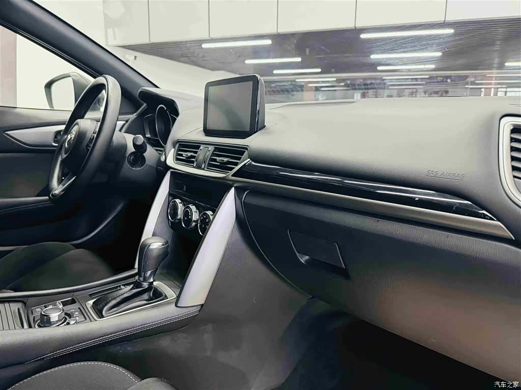 Mazda CX-4, 2018 28