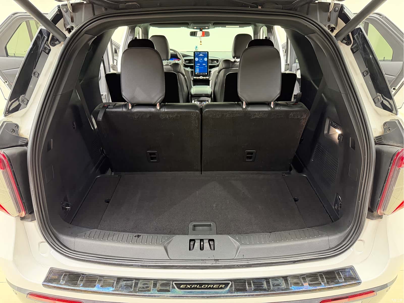 Ford Explorer, 2020 19