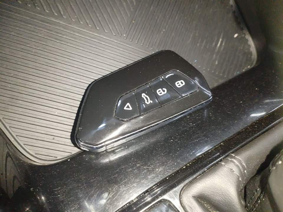 Roewe i5