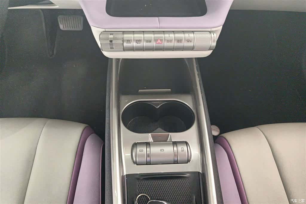 BYD Dolphin, 2022 16