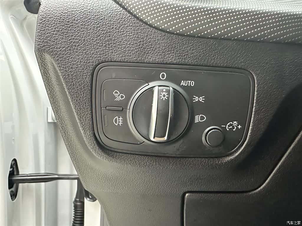 Audi Q2L, 2022 18