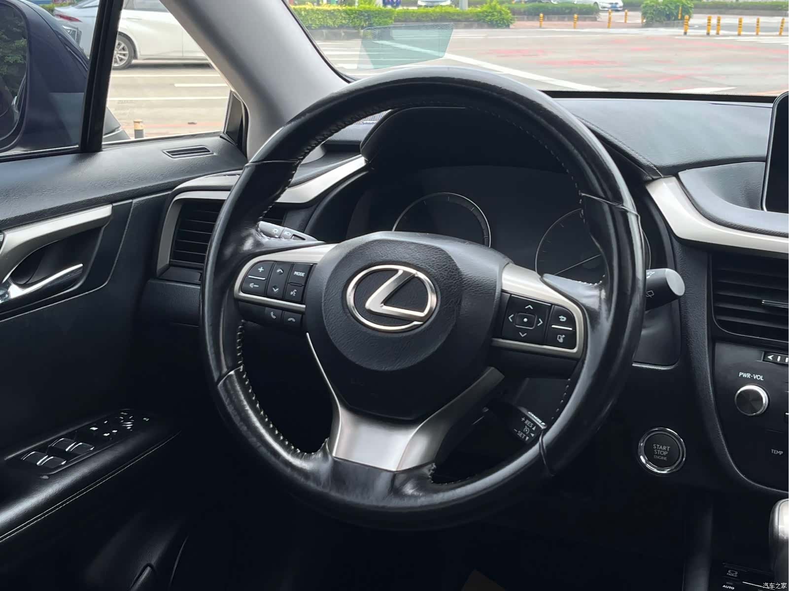 Lexus RX, 2017 11