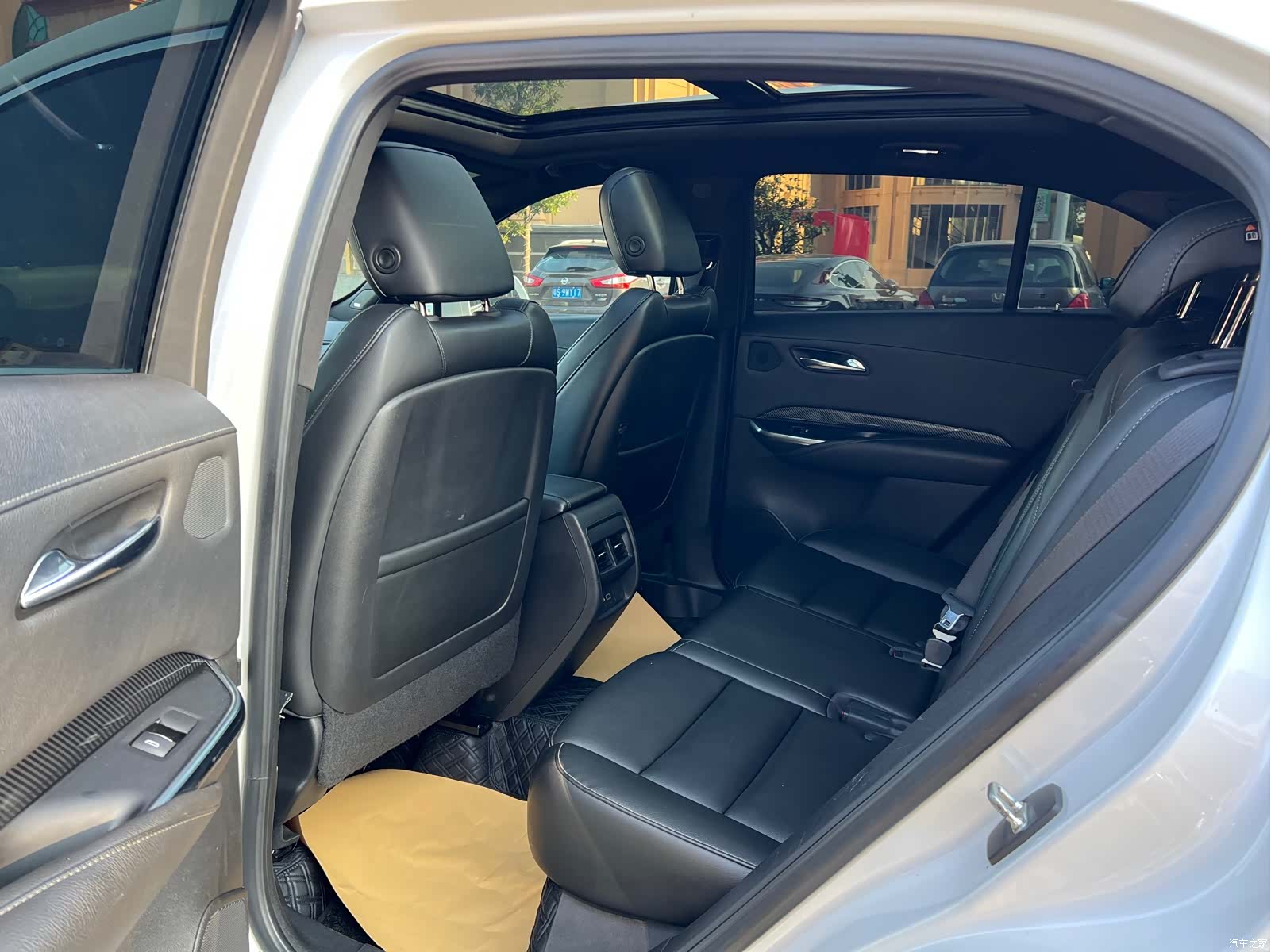 Cadillac XT4, 2020 12