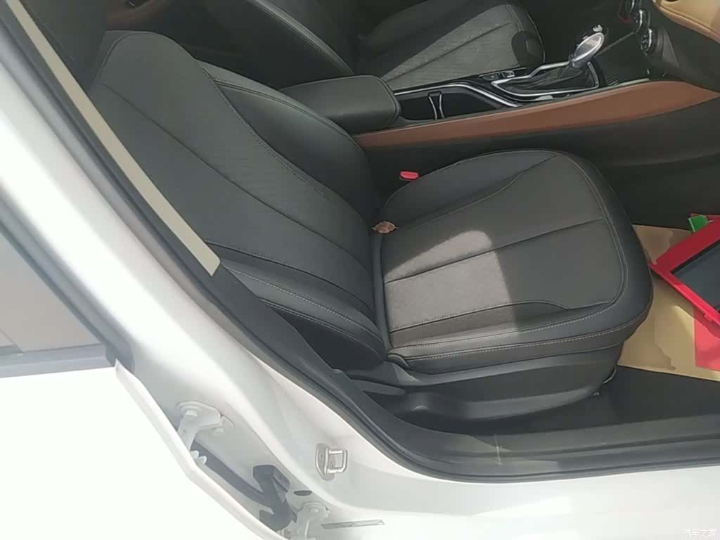 Buick Verano, 2022 25