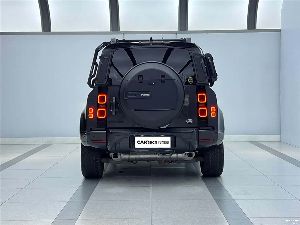 Land Rover Defender, 2025 4