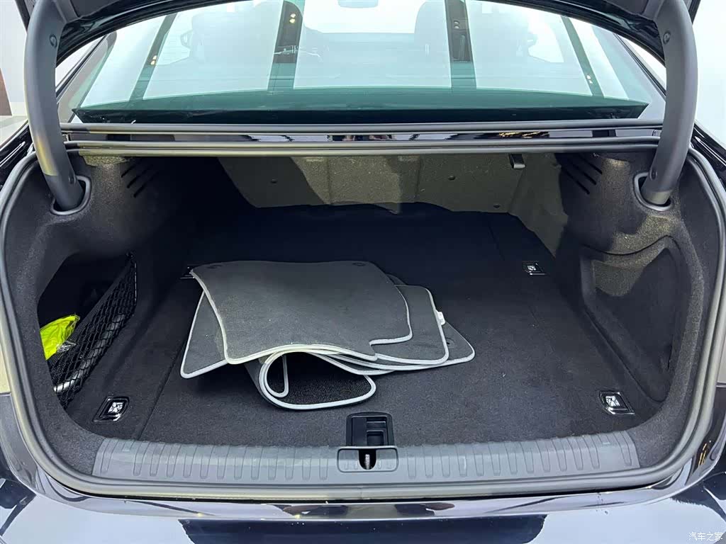 Audi A7L, 2024 29