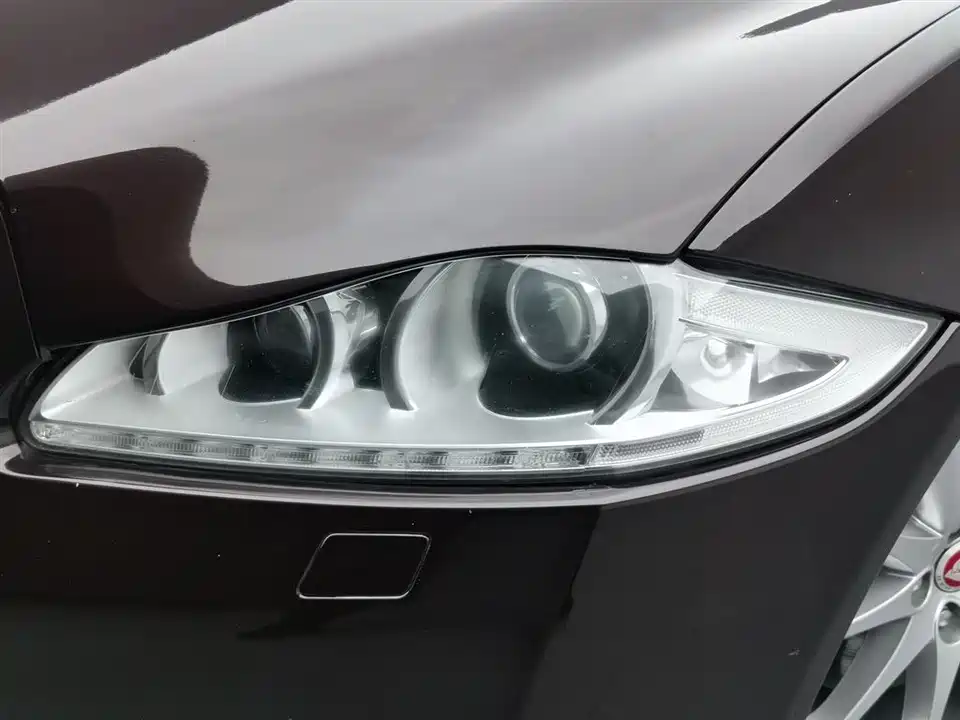 Jaguar XJ Jaguar XJ
